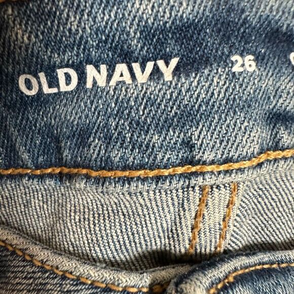 NWT Old Navy Plus Size OG Straight High Rise Raw Hem Denim Shorts - Size 26W - Picture 5 of 9